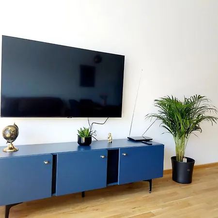 Modern 2 King Size Bed, Sea View, Walk To And Center Daire