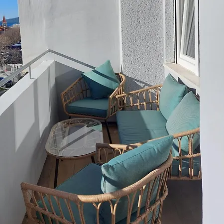 Modern 2 King Size Bed, Sea View, Walk To And Center Daire Split
