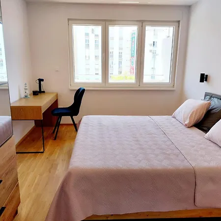 Modern 2 King Size Bed, Sea View, Walk To And Center Daire Split