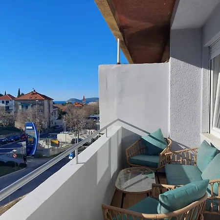 Sea View, 2 King Size Bed, Walk To And Center Apartamento *