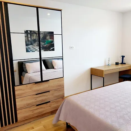 Wonderful 2 Bedroom 10min Walk From Center And Split