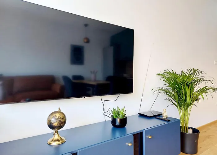 Wonderful 2 Bedroom 10min Walk From Center And Apartament *