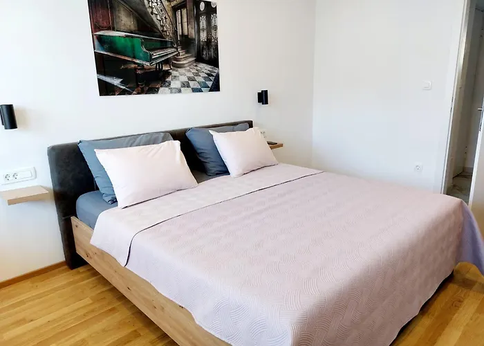 Apartament Wonderful 2 Bedroom 10min Walk From Center And Split