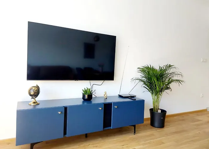 Wonderful 2 Bedroom 10min Walk From Center And Apartament