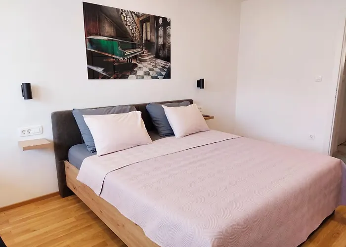Apartament Wonderful 2 Bedroom 10min Walk From Center And *