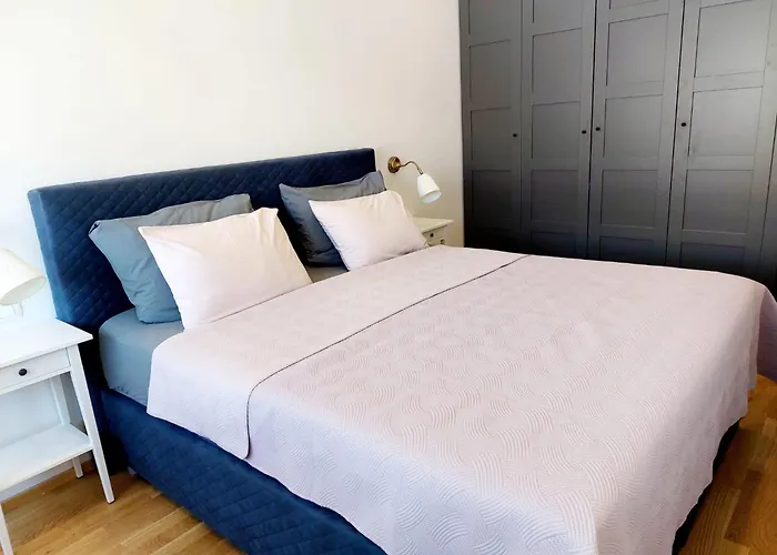 Wonderful 2 Bedroom 10min Walk From Center And Apartament
