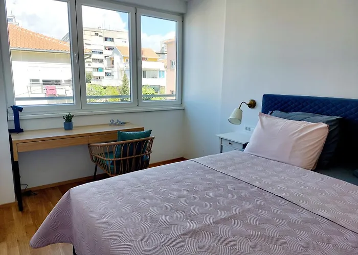 Apartament Wonderful 2 Bedroom 10min Walk From Center And